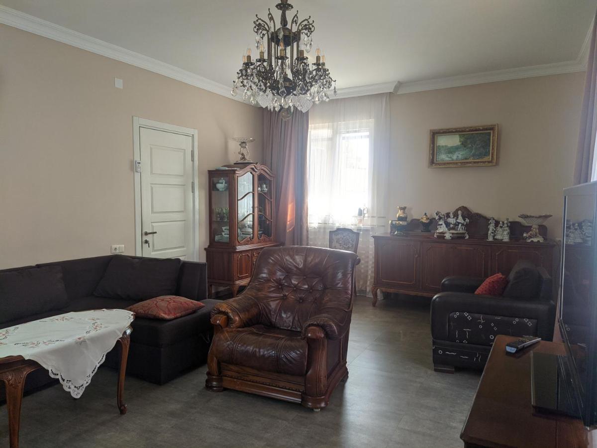 Guest House Kldiashvili Batumi Exteriör bild