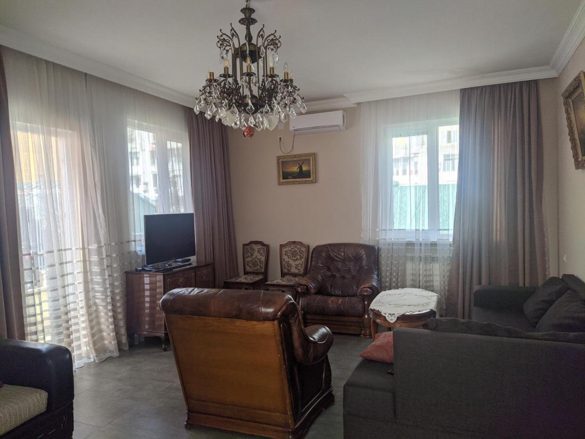 Guest House Kldiashvili Batumi Exteriör bild