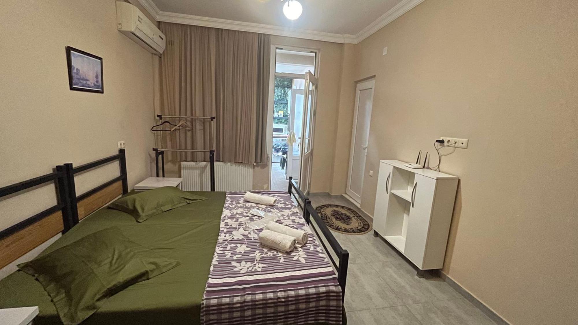 Guest House Kldiashvili Batumi Exteriör bild
